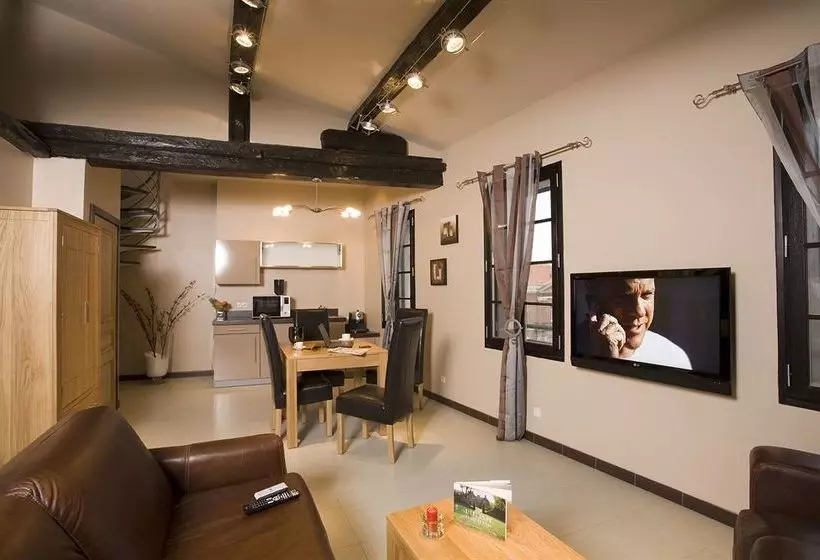 Suites Coronell d'En Vila