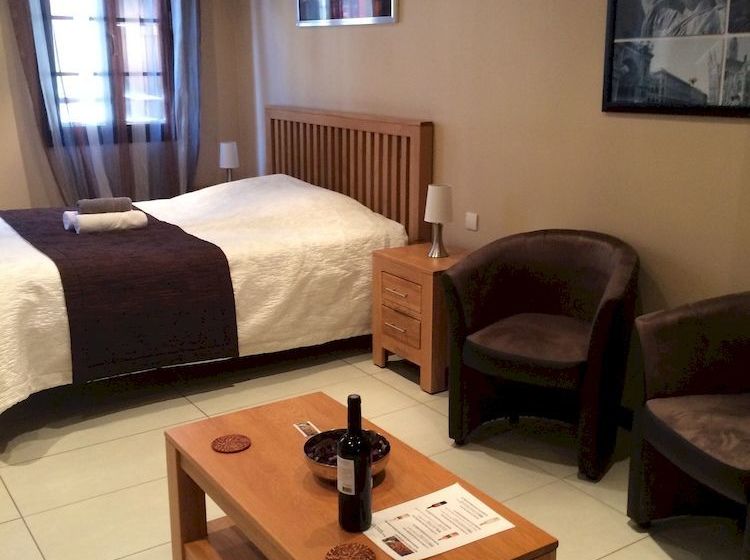 Suites Coronell d'En Vila