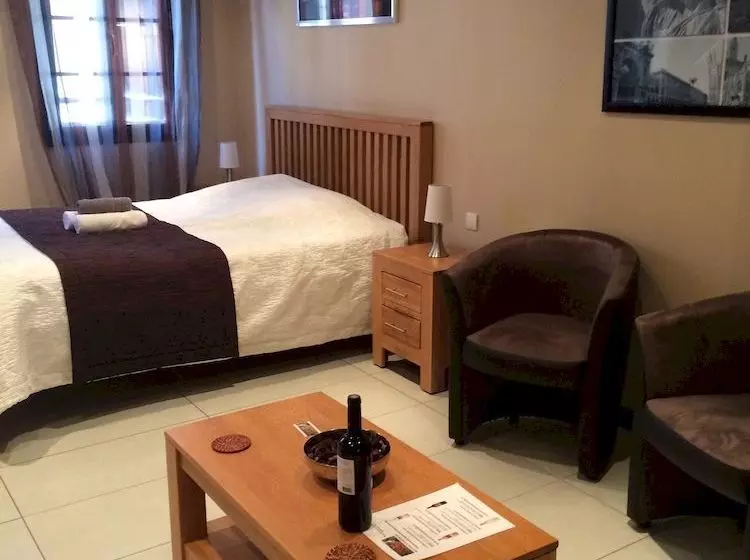 Suites Coronell d'En Vila