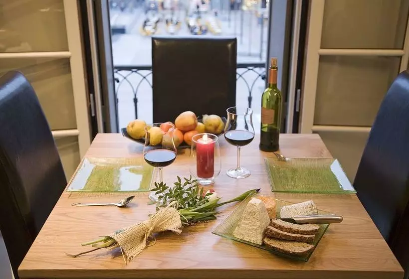 Suites Coronell d'En Vila