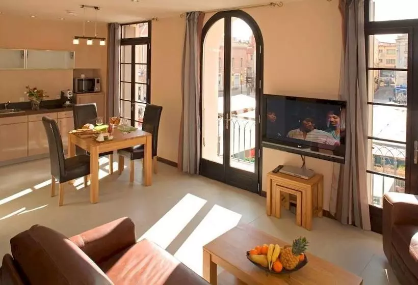 Suites Coronell d'En Vila
