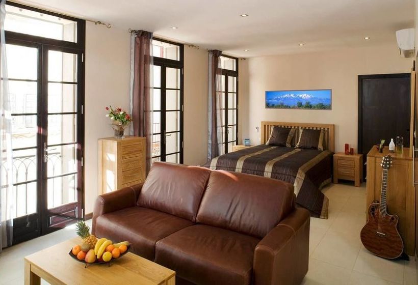 Suites Coronell d'En Vila