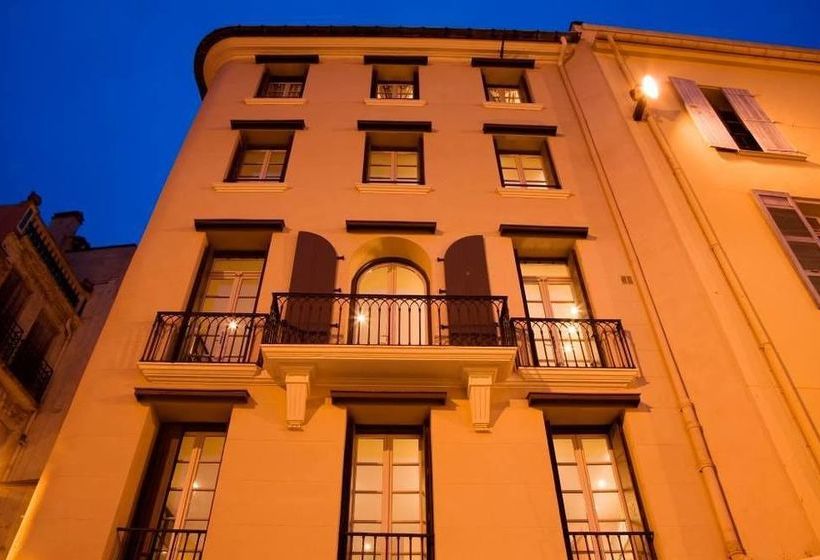 Suites Coronell d'En Vila