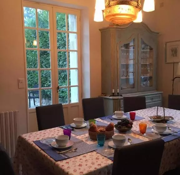 تختخواب و صبحانه Les Colonnes De Chanteloup