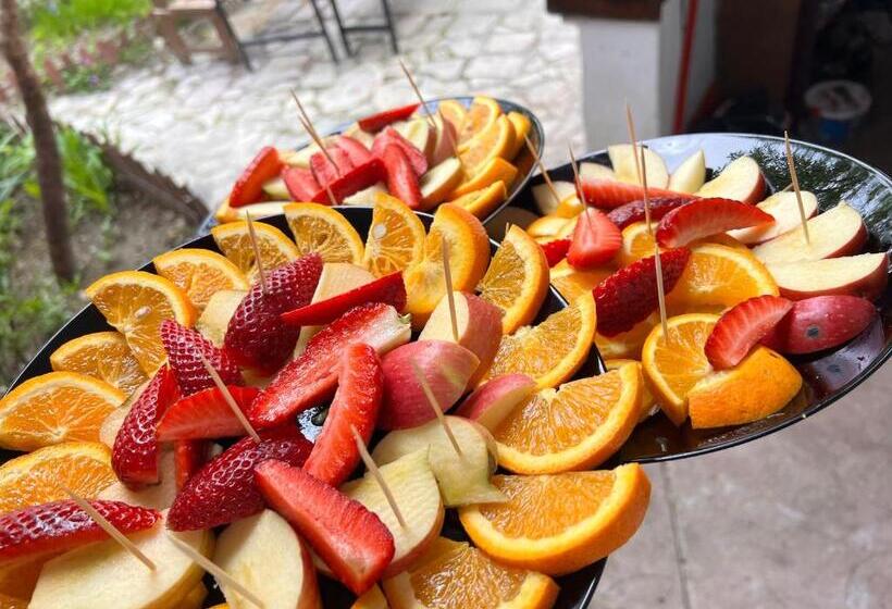 تختخواب و صبحانه Rooms Merlika  Inside The Castle