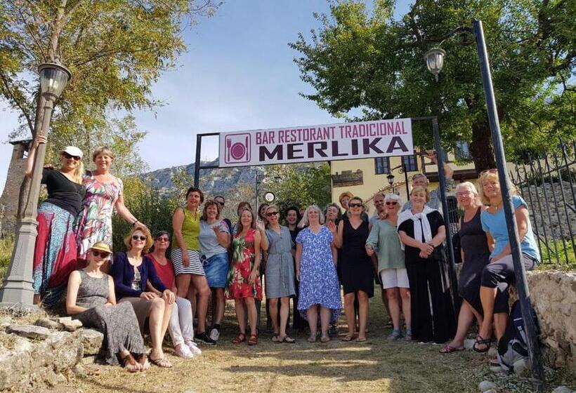 تختخواب و صبحانه Rooms Merlika  Inside The Castle