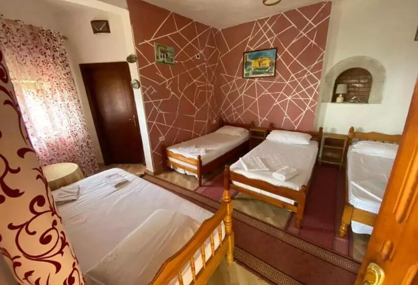 تختخواب و صبحانه Rooms Merlika  Inside The Castle