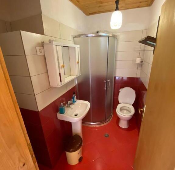 تختخواب و صبحانه Rooms Merlika  Inside The Castle