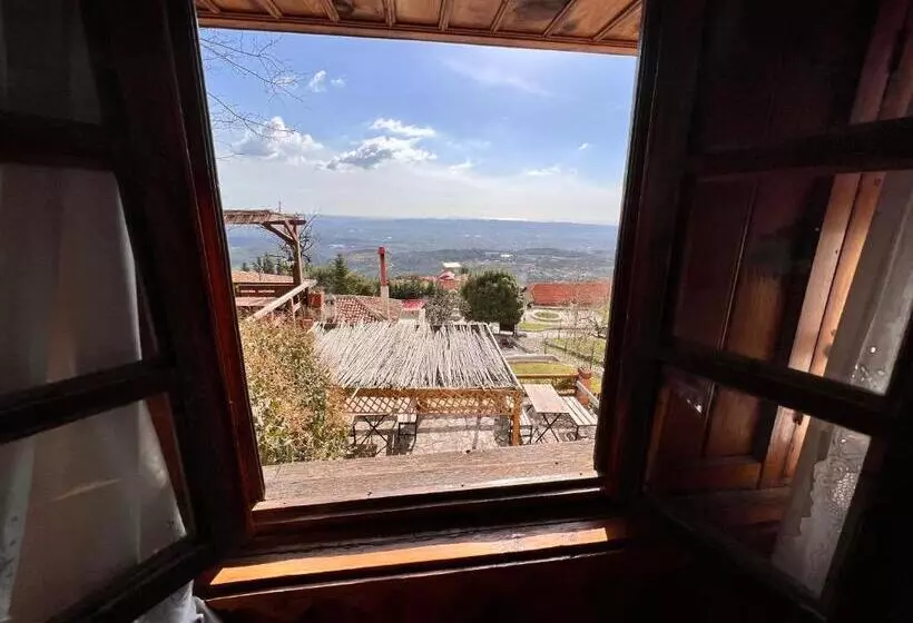 تختخواب و صبحانه Rooms Merlika  Inside The Castle