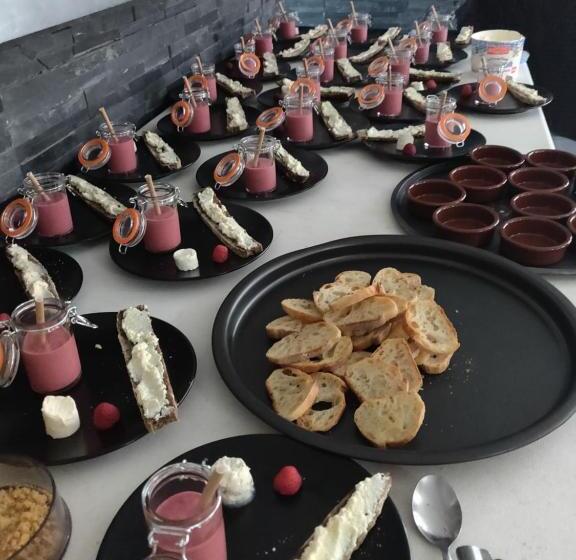 Bed and Breakfast Villa Chateau Les Terrasses, Tamaris, Vues Mer Exceptionnelles Au Calme, Mer Et Plage à 2mn à Pied