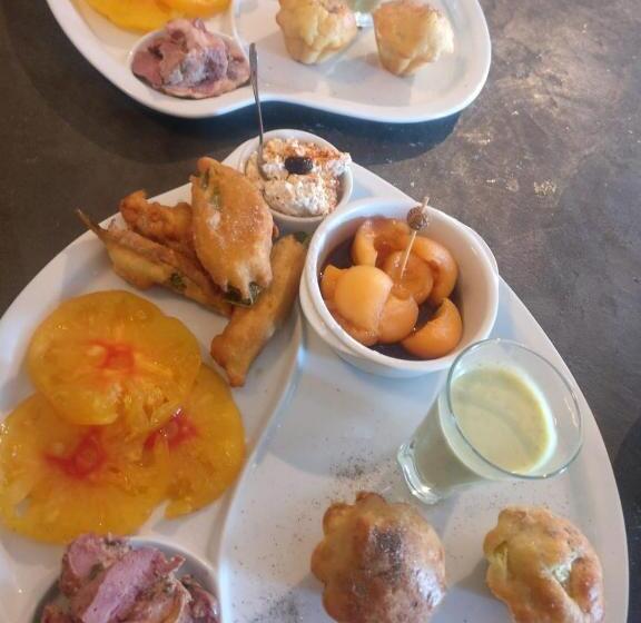 Bed and Breakfast Villa Chateau Les Terrasses, Tamaris, Vues Mer Exceptionnelles Au Calme, Mer Et Plage à 2mn à Pied