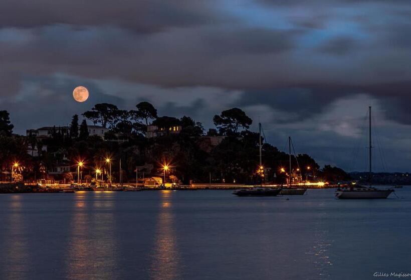 Bed and Breakfast Villa Chateau Les Terrasses, Tamaris, Vues Mer Exceptionnelles Au Calme, Mer Et Plage à 2mn à Pied