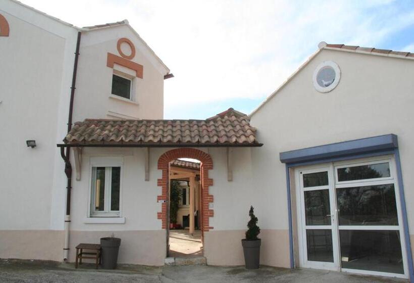 Bed and Breakfast Villa Chateau Les Terrasses, Tamaris, Vues Mer Exceptionnelles Au Calme, Mer Et Plage à 2mn à Pied