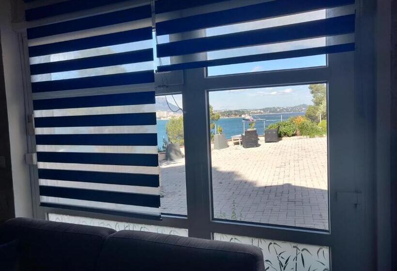 Bed and Breakfast Villa Chateau Les Terrasses, Tamaris, Vues Mer Exceptionnelles Au Calme, Mer Et Plage à 2mn à Pied