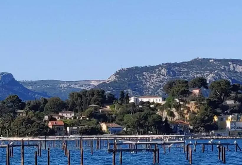 Aamiaismajoitus (B&B) Villa Chateau Les Terrasses, Tamaris, Vues Mer Exceptionnelles Au Calme, Mer Et Plage à 2mn à Pied