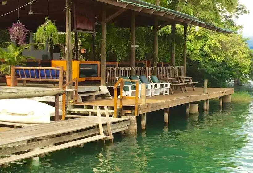 هتل Catamaran