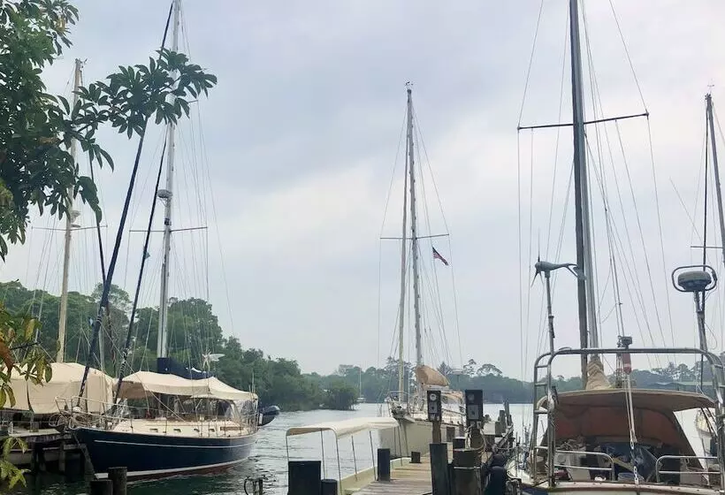 هتل Catamaran