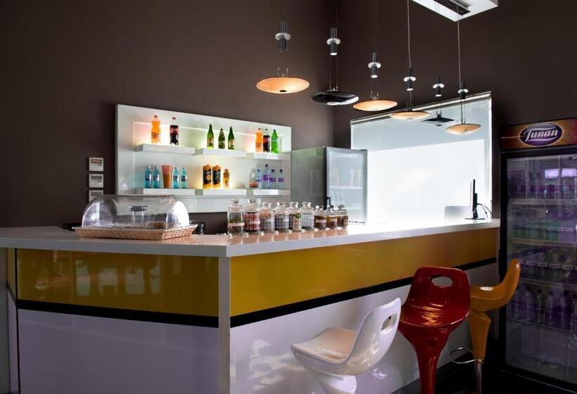 هتل & Fitness Center Mandarin