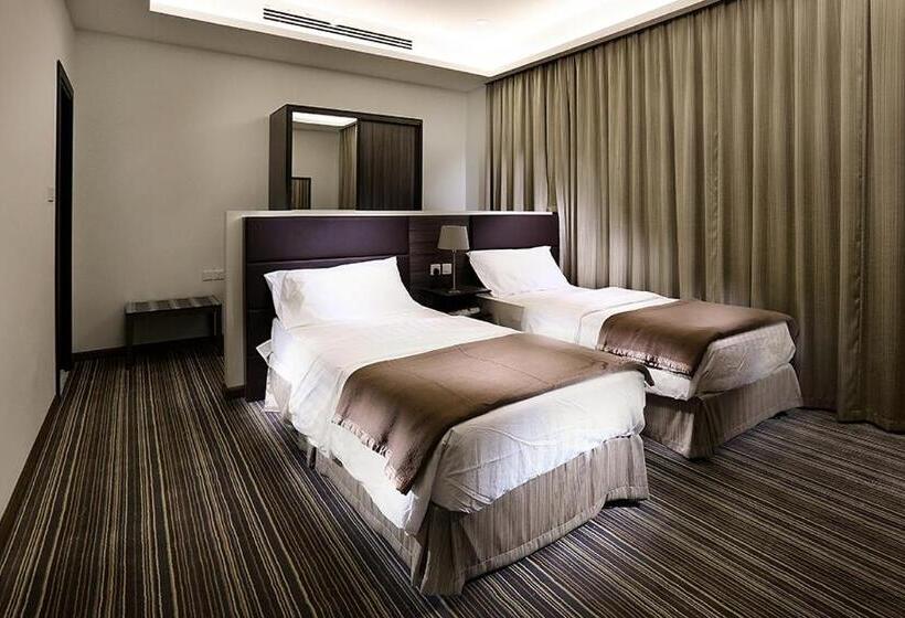 Grand Lily Hotel Suites