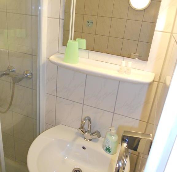 בית מלון כפרי Gästehaus Köln