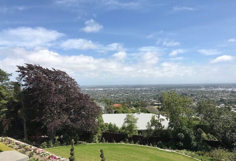 Отель Hackthorne Gardens Luxury Accommodation