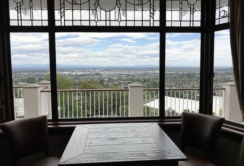 Отель Hackthorne Gardens Luxury Accommodation