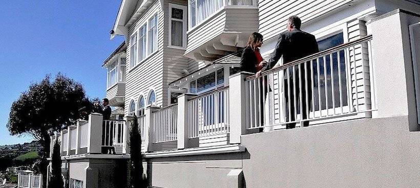 Отель Hackthorne Gardens Luxury Accommodation