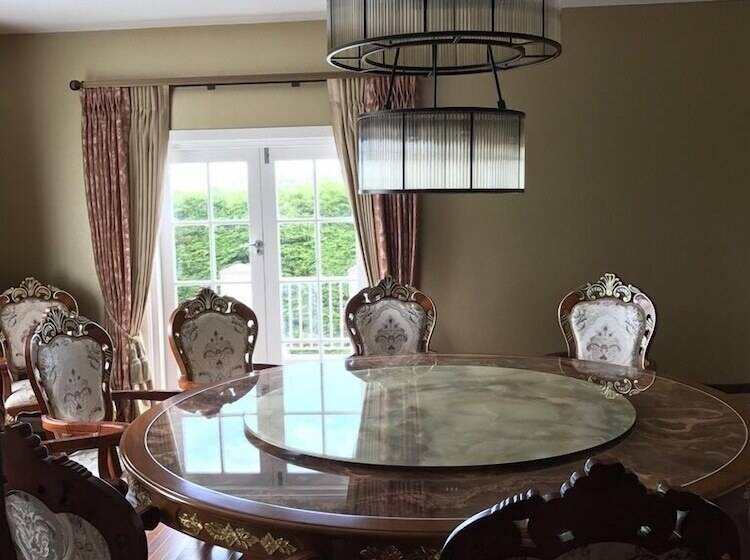 Отель Hackthorne Gardens Luxury Accommodation