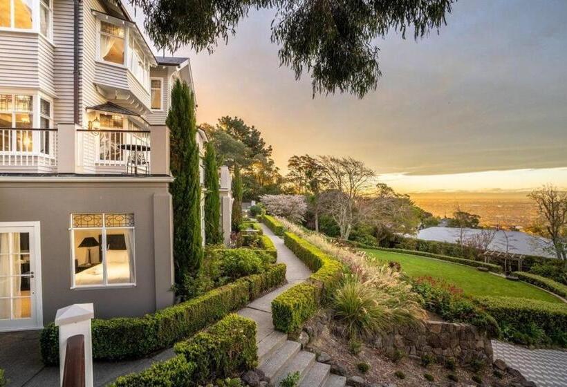 Отель Hackthorne Gardens Luxury Accommodation