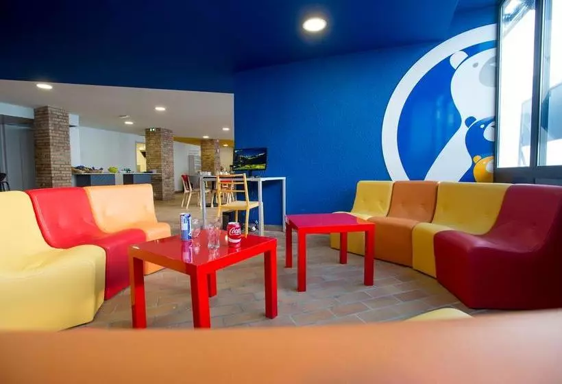 هتل Hôtel Des 4 Ours
