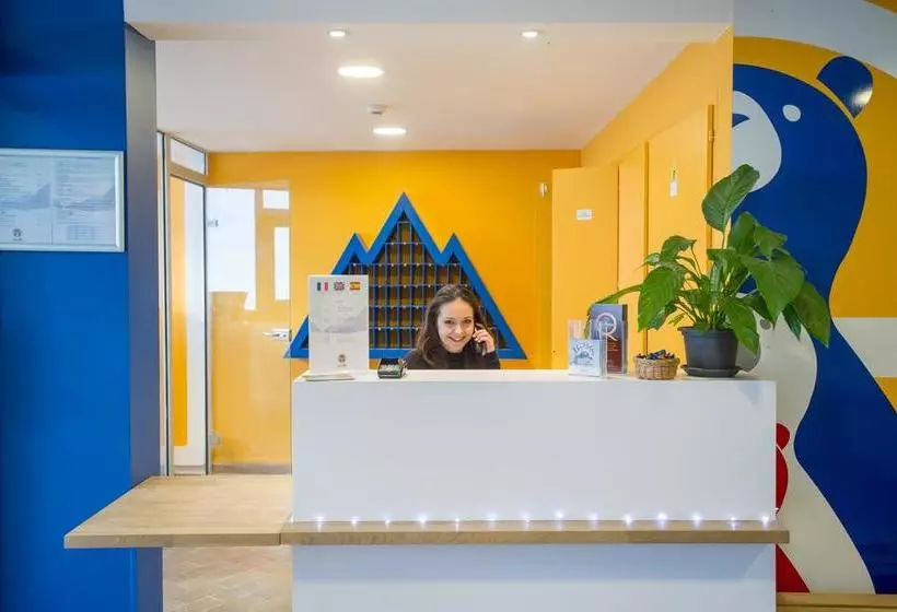 هتل Hôtel Des 4 Ours