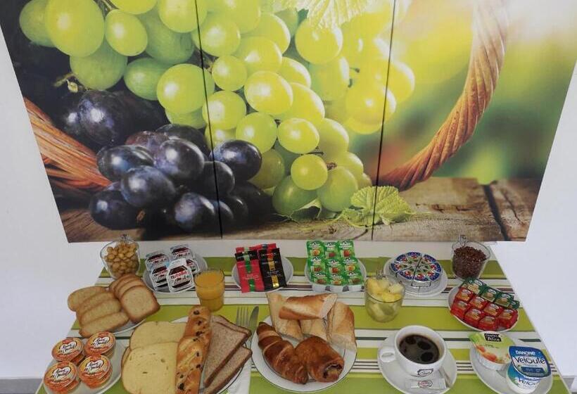 Отель Hôtel Formules Club 2