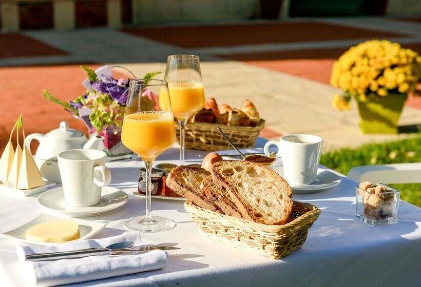 בית מלון כפרי La Tour De Ciron