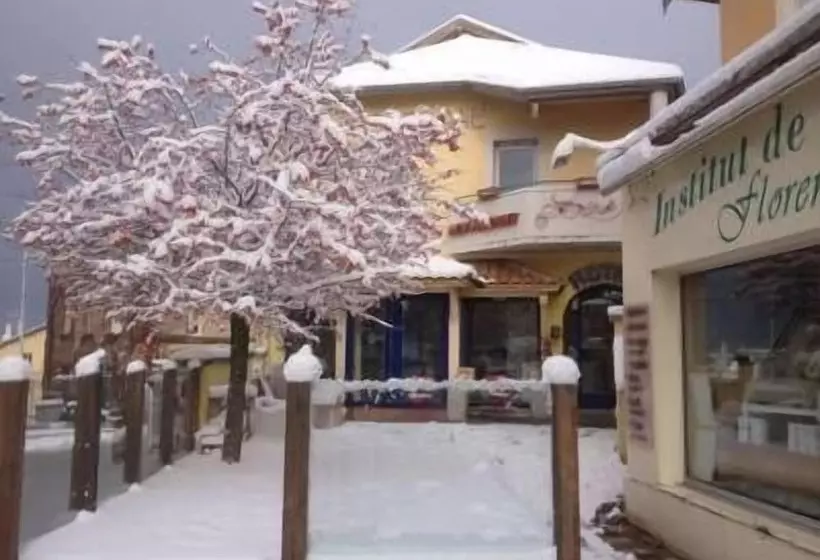 ホテル Hôtel Restaurant Le Hauteville