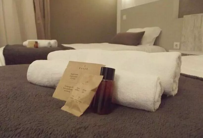 ホテル Hôtel Restaurant Le Hauteville