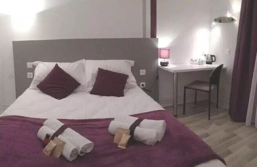 ホテル Hôtel Restaurant Le Hauteville