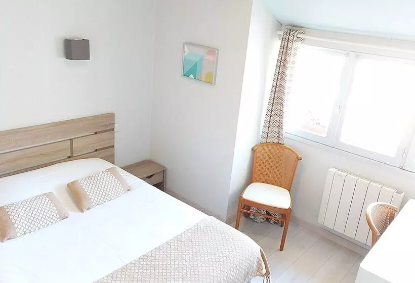ホテル Logis Hôtel Vannes Nord Le Clos Des Hortensias