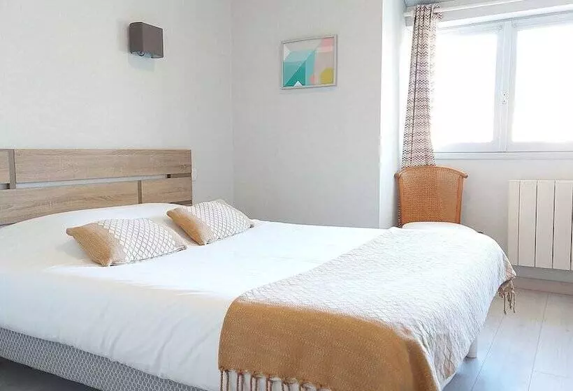 ホテル Logis Hôtel Vannes Nord Le Clos Des Hortensias