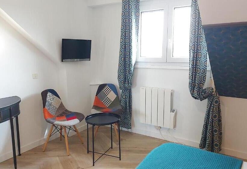 ホテル Logis Hôtel Vannes Nord Le Clos Des Hortensias