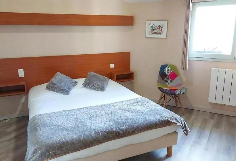 ホテル Logis Hôtel Vannes Nord Le Clos Des Hortensias