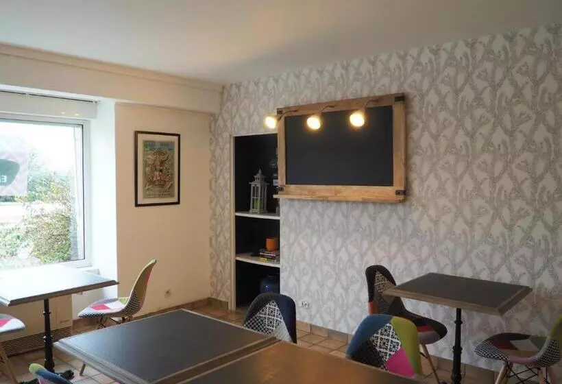 ホテル Logis Hôtel Vannes Nord Le Clos Des Hortensias