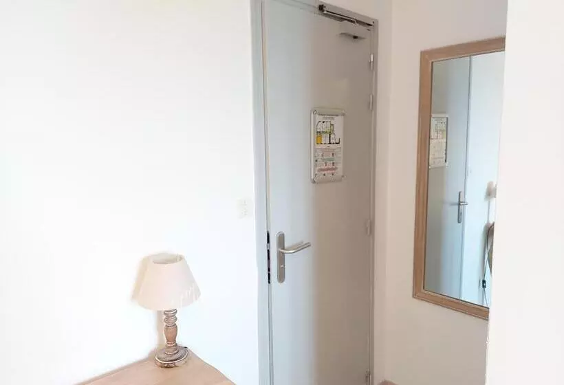 ホテル Logis Hôtel Vannes Nord Le Clos Des Hortensias