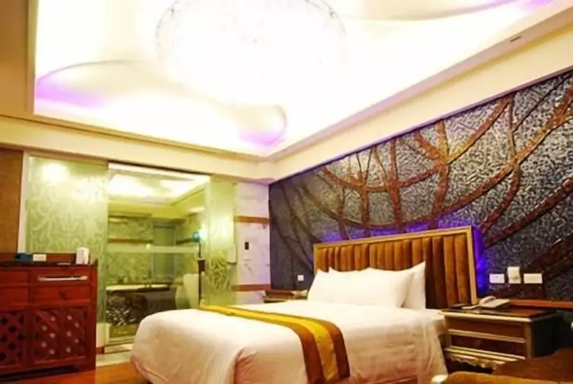 Mucha Motel