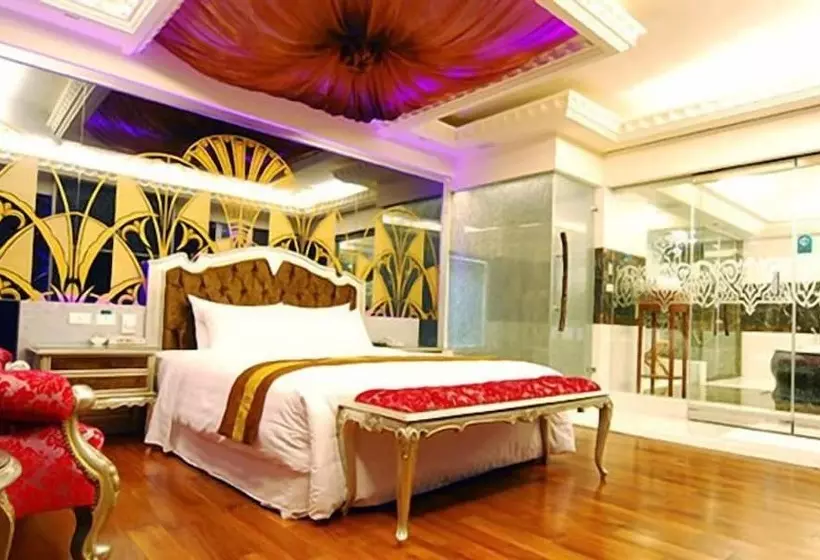 Mucha Motel