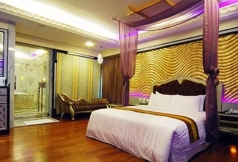 Mucha Motel