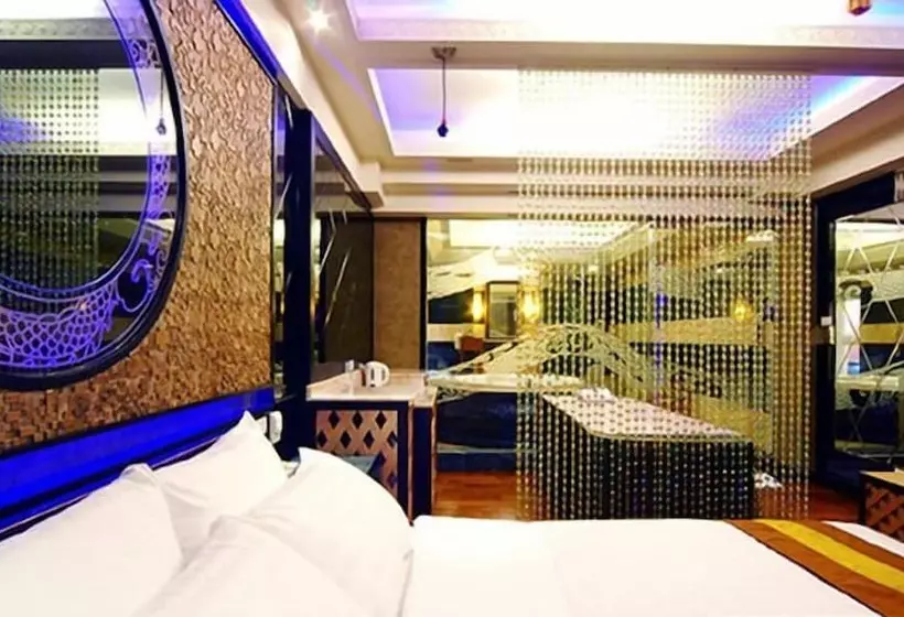 Mucha Motel