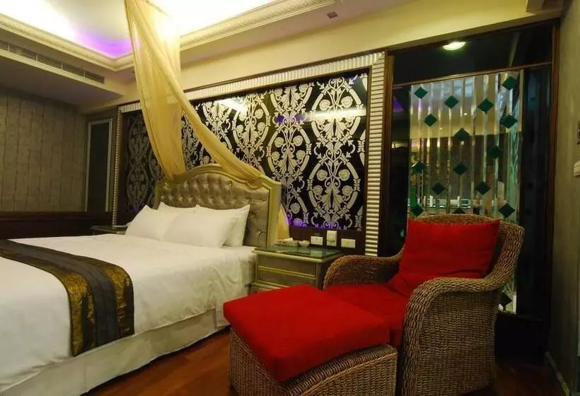 Mucha Motel