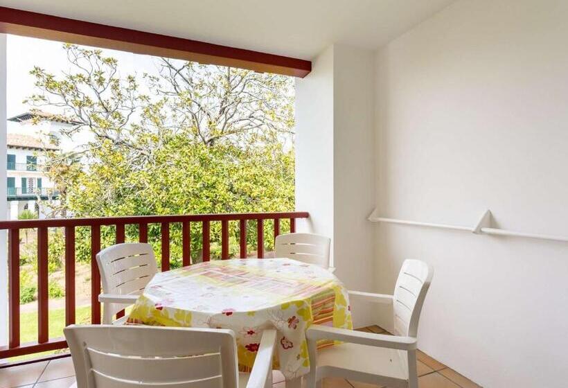 Studio Moderne Avec Piscine, Parc Naturel Près De La Corniche à Hendaye   Fr 1 2 303