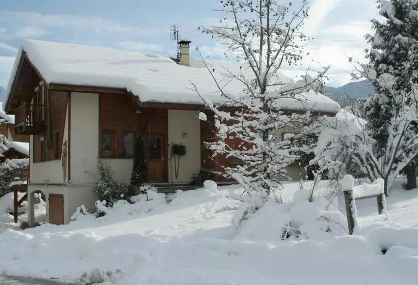 Aamiaismajoitus (B&B) Chambre D Hôtes Les Crets