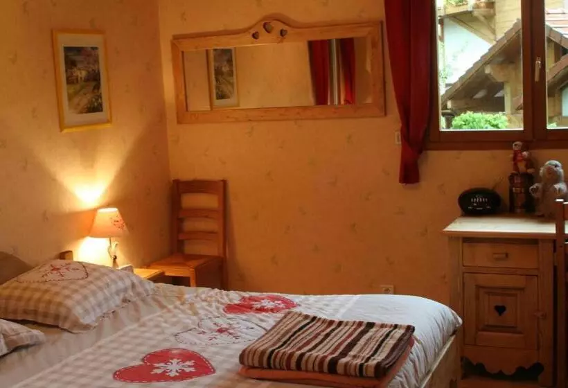 Aamiaismajoitus (B&B) Chambre D Hôtes Les Crets